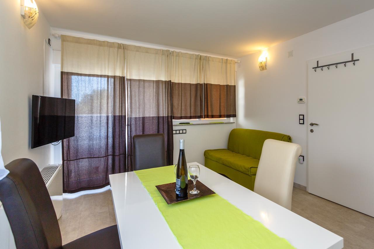 Apartments Vlado คิร์ก ภายนอก รูปภาพ