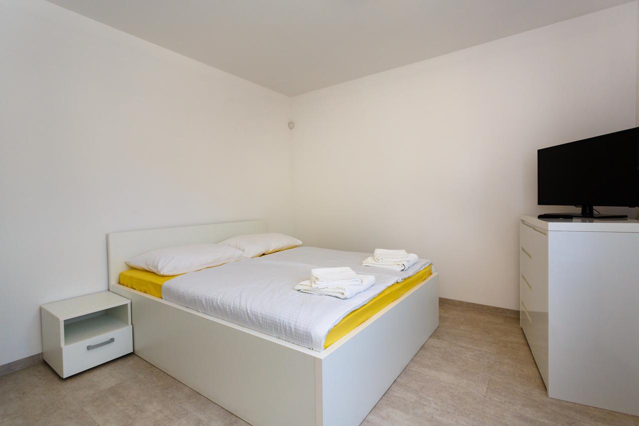 Apartments Vlado คิร์ก ภายนอก รูปภาพ