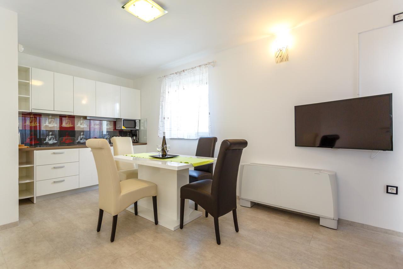 Apartments Vlado คิร์ก ภายนอก รูปภาพ