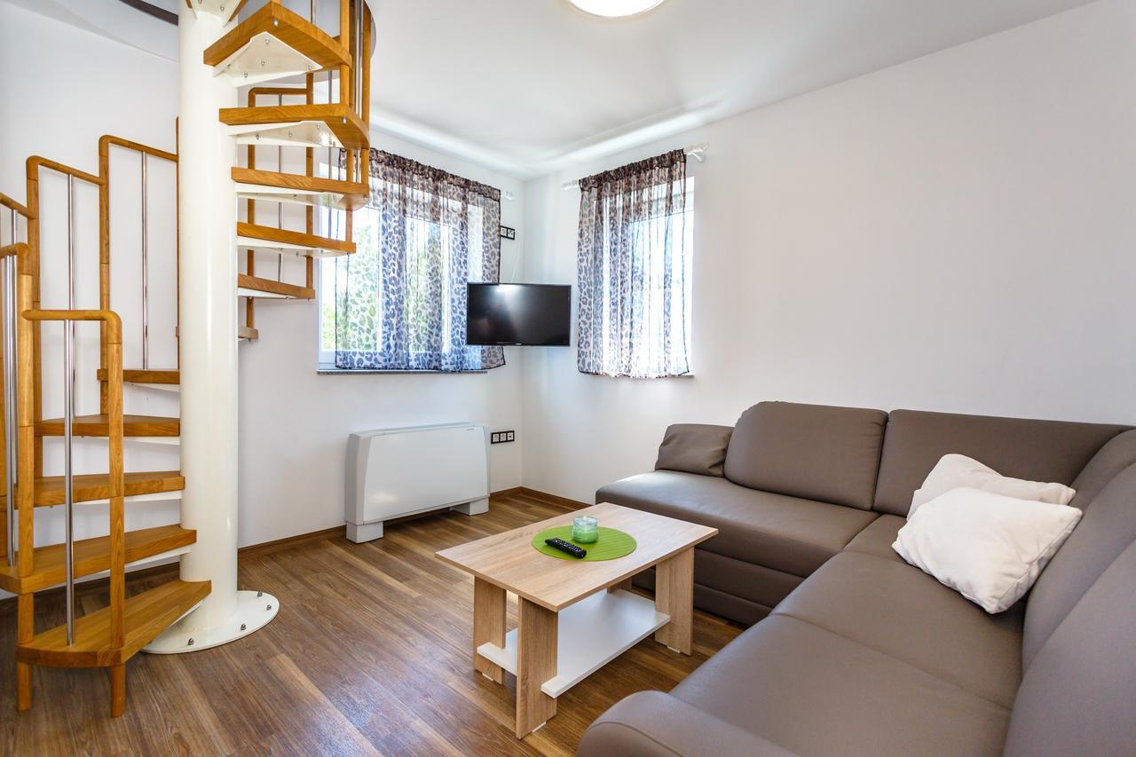 Apartments Vlado คิร์ก ภายนอก รูปภาพ