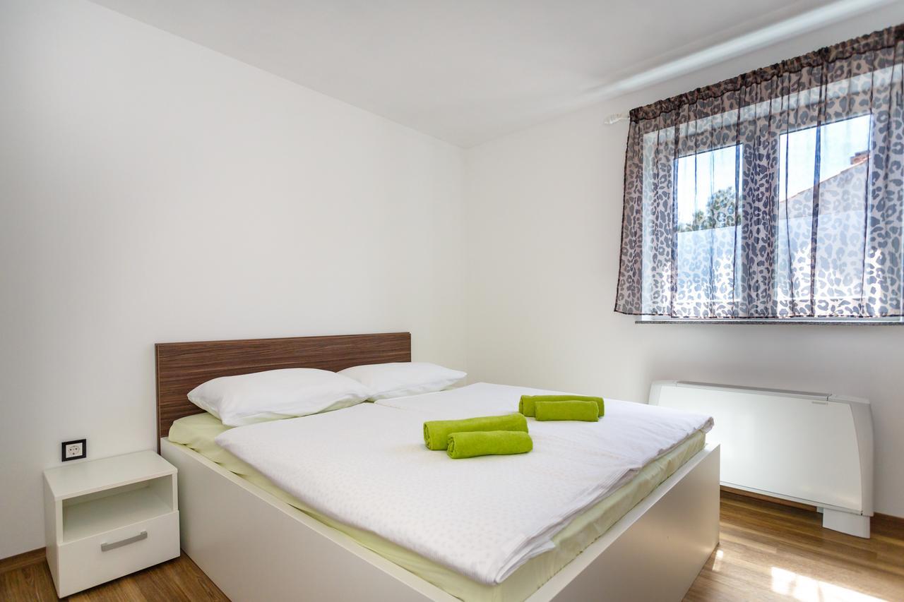 Apartments Vlado คิร์ก ภายนอก รูปภาพ