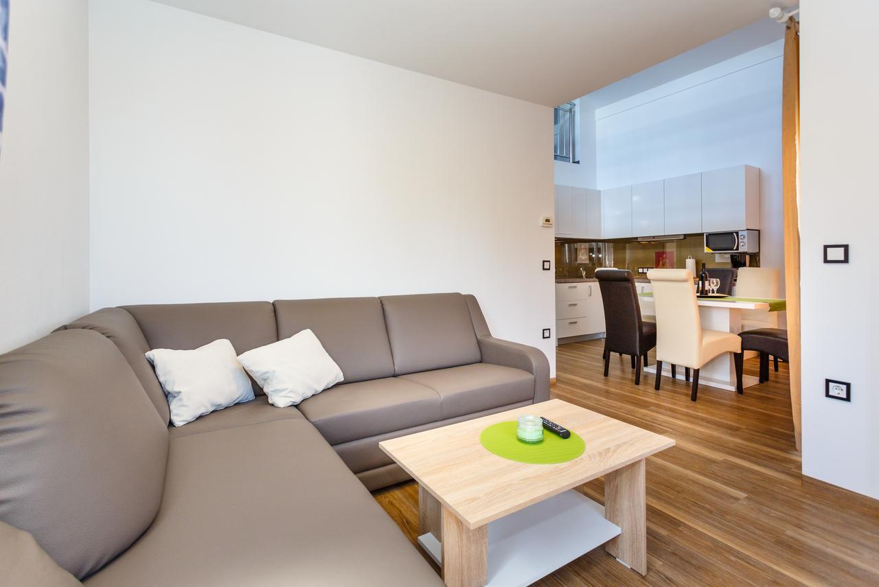 Apartments Vlado คิร์ก ภายนอก รูปภาพ